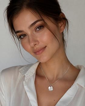  Колье с улекситом